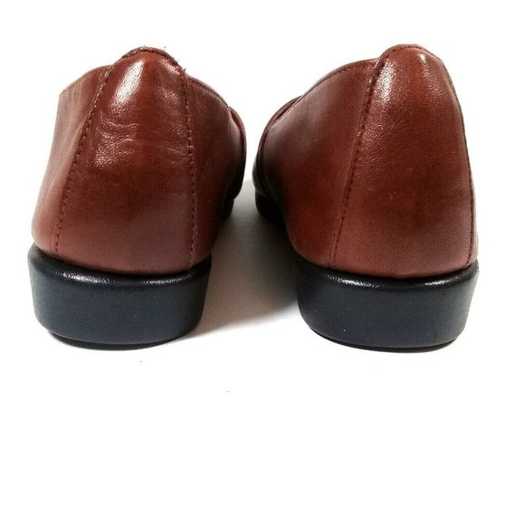 NEW! The Leather Collection Women's Woven Shoes - Picture 3 of 11